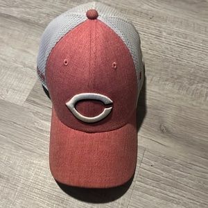 Cincinnati Reds Hat.   New Era.  Large.  MLB